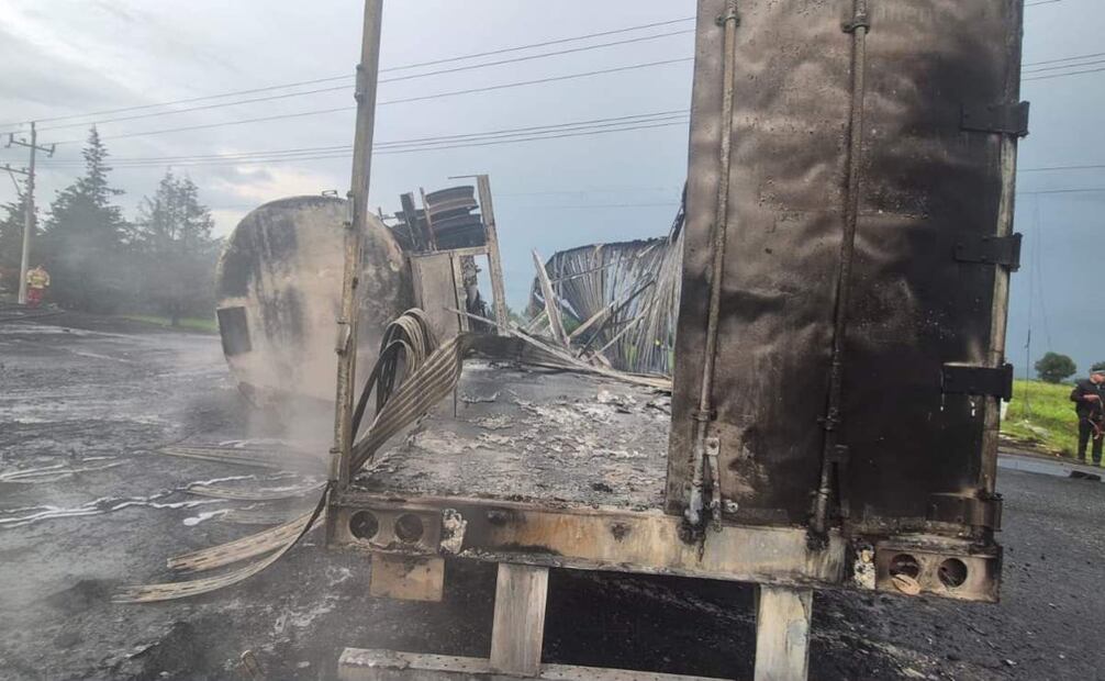 VIDEO Explosión de pipa de combustible en Tlaxcala deja un muerto y 2 heridos; cierran carretera México-Veracruz.
Foto: Especial.