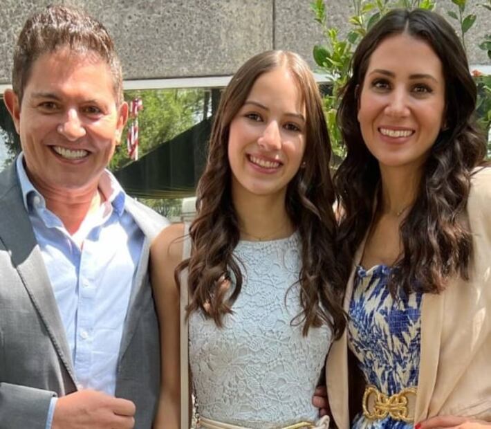 Ernesto Laguardia vuelve a bailar "Quinceañera", pero ahora con su hija