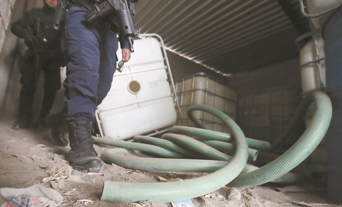 Datos oficiales estiman que al día se extraen de forma ilegal 4 mil barriles diarios de petrolíferos. Foto: ARCHIVO EL UNIVERSAL