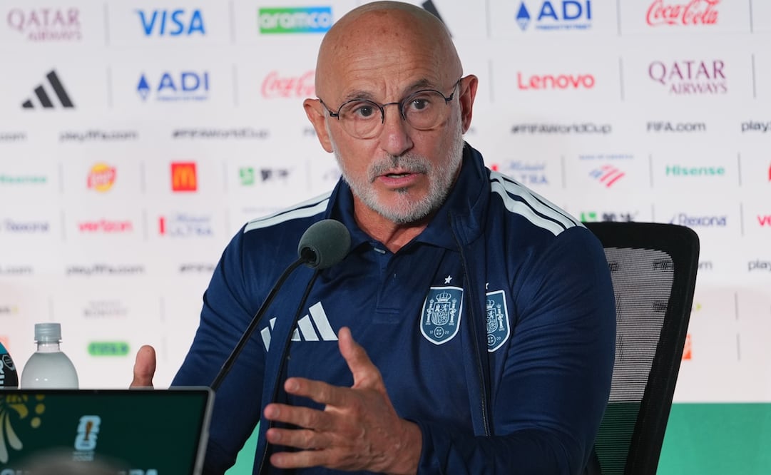 Luis de la Fuente se rinde ante Lamine Yamal. FOTO: IMAGO7