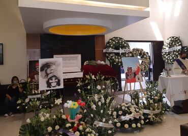 Dan el último adiós a Cepillín entre aplausos y porras