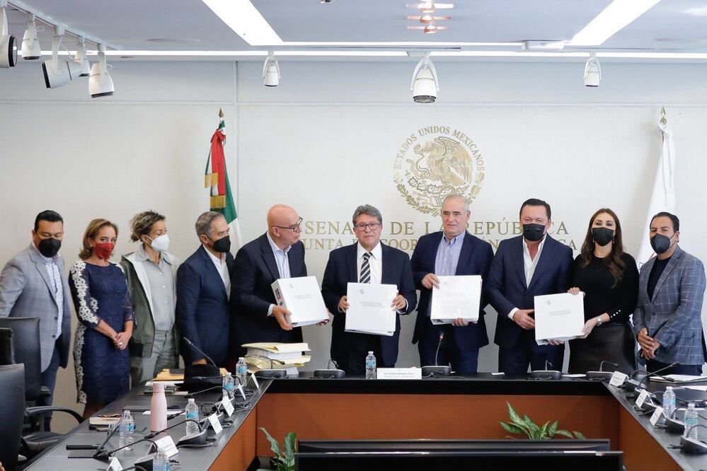 Fotografía de la cuenta de Twitter de Ricardo Monreal