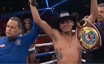 El Vaquero Navarrete se levanta de la lona y conquista su tercer campeonato mundial