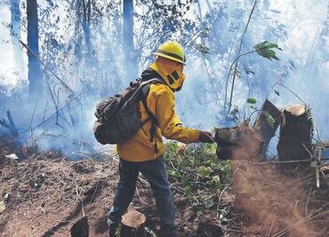 Alerta máxima por incendios en 10 municipios