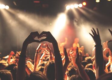 Ahora podrás ligar en conciertos con Tinder