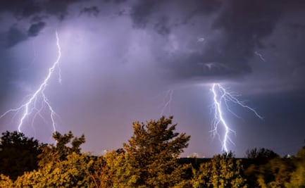 Temporada de lluvias en CDMX; ¿qué hacer antes y durante una tormenta eléctrica?