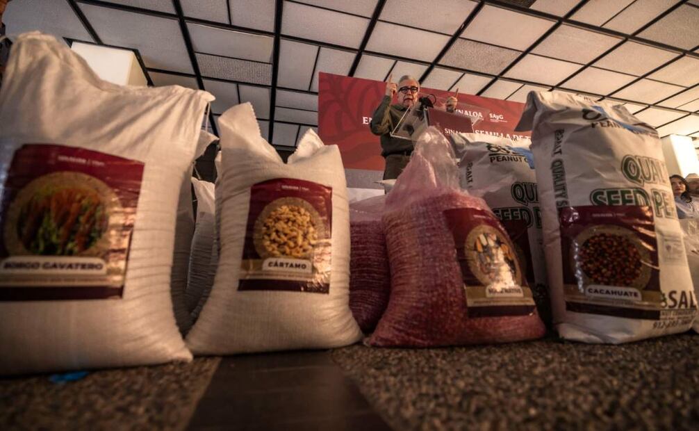 Rubén Rocha realiza entrega de 35 mdp en apoyos semilla a más de 7 mil ganaderos. Foto: Especial