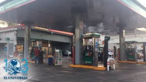 Desabasto de gasolina en CDMX genera compras de pánico