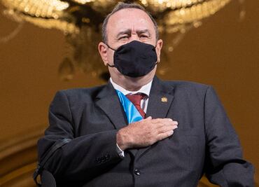 Presidente de Guatemala, con anemia por tratamiento contra Covid-19