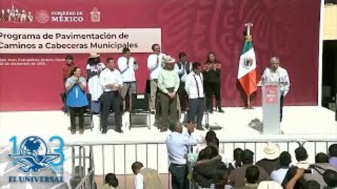 Inicia AMLO en Oaxaca programa de pavimentación de caminos rurales