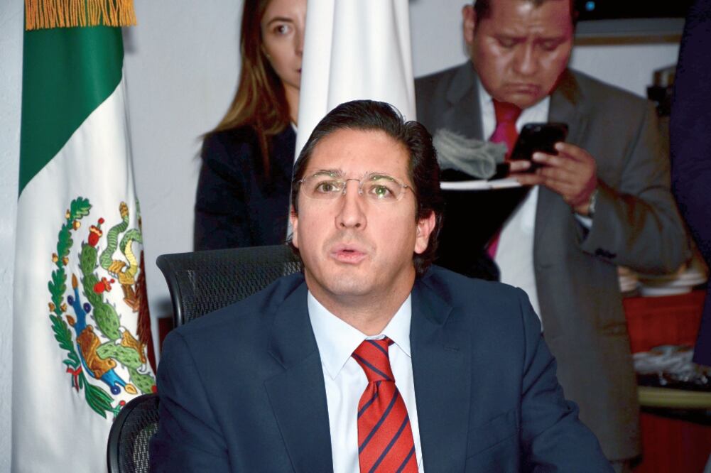 Previsiones. Rodrigo Jarque, secretario de Finanzas del Edomex, explicó a diputados locales la propuesta de presupuesto para 2018. (JORGE ALVARADO. EL UNIVERSAL)
