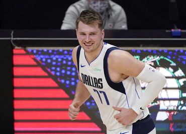 Luka Doncic renueva con los Mavericks por 5 años y cifra récord