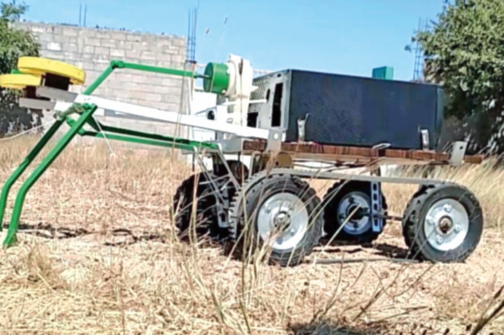 El robot Biidxi Cubi (Semilla Nueva) se puede controlar desde una aplicación de un teléfono inteligente (ROSELIA CHACA. EL UNIVERSAL)