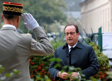 Francia recuerda a víctimas de ataques en París