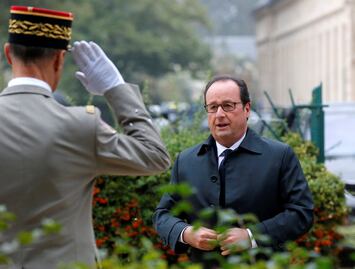 Francia recuerda a víctimas de ataques en París