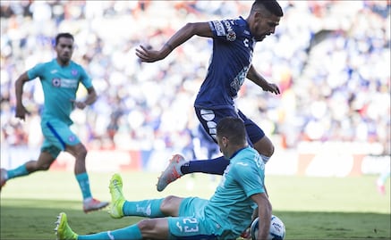 Pachuca derrota y hunde más al Cruz Azul