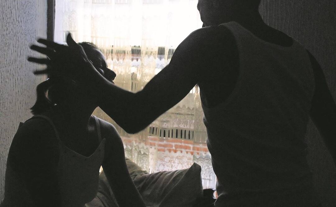 En junio pasado, Violeta tuvo que salir de su departamento en pijama por la noche, pues estaba a punto de ser golpeada por su expareja por celos. Teme que la obligue a regresar a Durango. Foto: Archivo/EL UNIVERSAL.