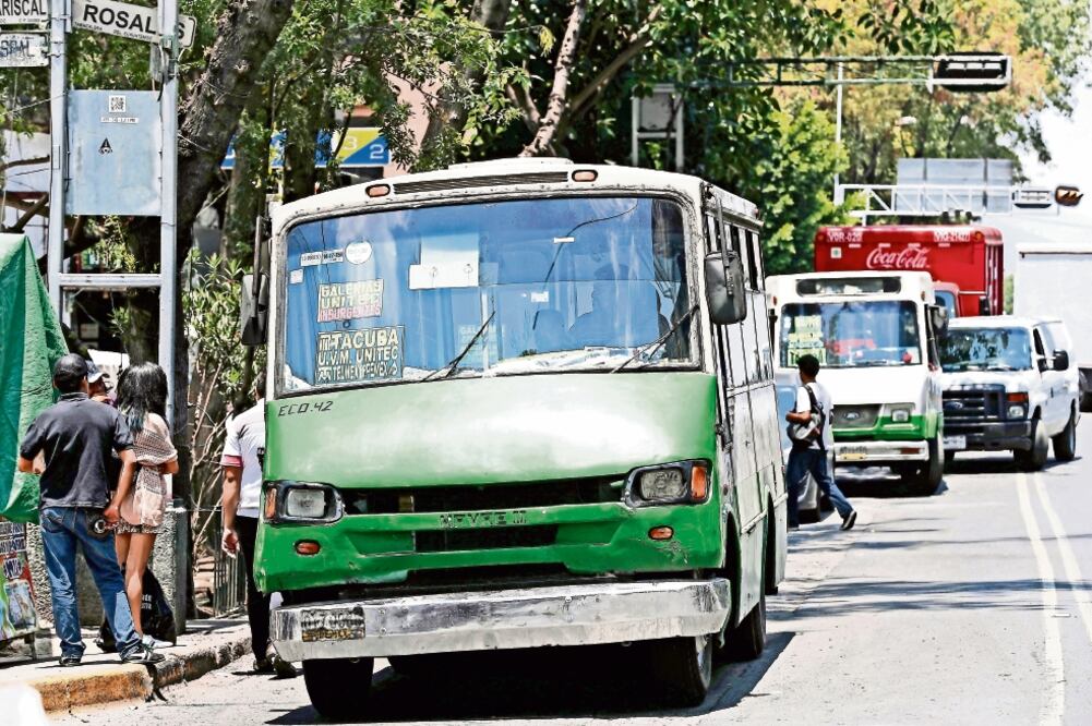 Según estadísticas en materia de inseguridad en el transporte público, 37.5% de transportistas está involucrado en por lo menos un accidente vial al año (ARCHIVO EL UNIVERSAL)