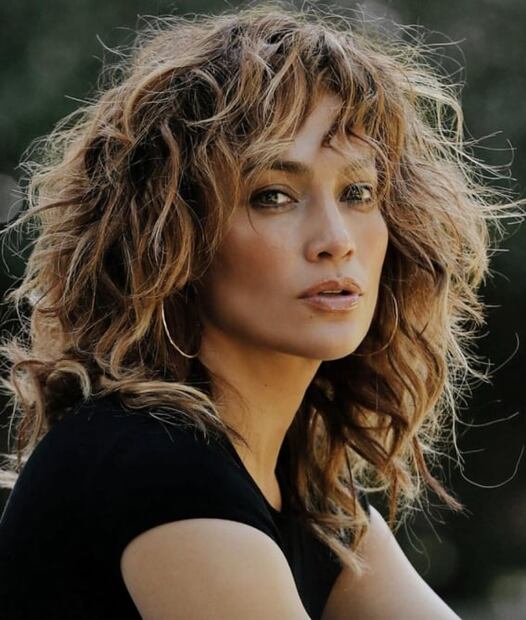 Selena Gomez y Jennifer Lopez comparten en instagram el look de pelo clave para esta cuarentena