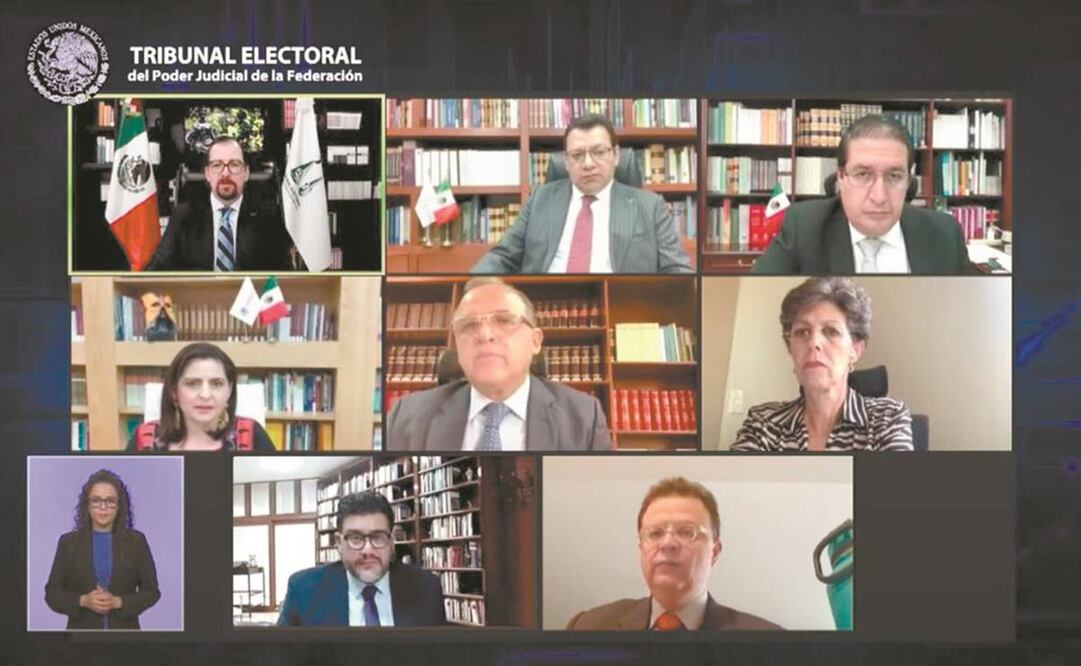 El TEPJF confirmó lo que la Comisión de Quejas y Denuncias del INE determinó sobre que en 29 de 36 conferencias matutinas el presidente Andrés Manuel López Obrador hizo propaganda gubernamental o mencionó el proceso electoral en curso. Foto: ESPECIAL