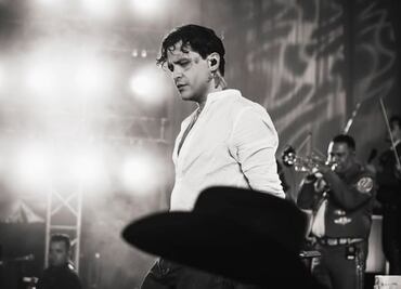 Nodal afirma que se habla mal de él porque se ha convertido en un negocio redituable: "les hace bien económicamente"