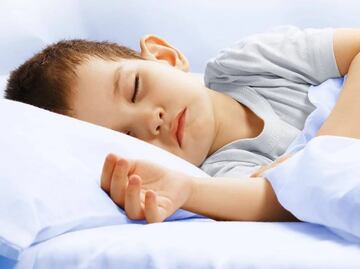 Así es como los desvelos dañan a los niños y niñas