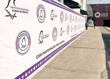 Padres de víctimas del Rébsamen llegan a Canal Once