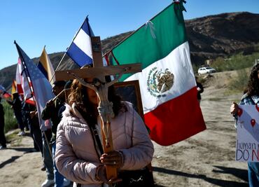 Gustavo Petro convoca a reunión de la Celac para atender crisis migratoria; dispone de avión presidencial para "retorno digno" de migrantes