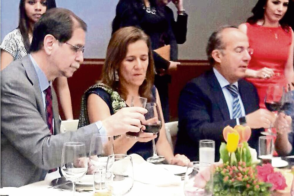 Los Calderón brindan por el 2018