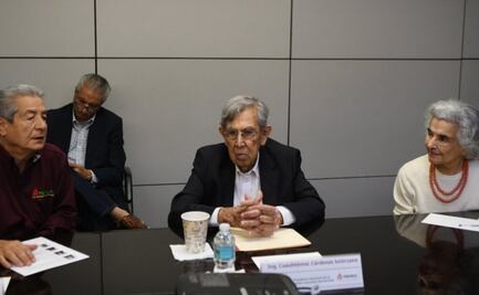 Pemex realiza la primera sesión de su Comisión Consultiva del Petróleo; es presidida por Cuauhtémoc Cárdenas