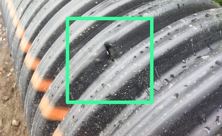 Inconformes perforan tubería para ampliación de drenaje en Xochimilco  