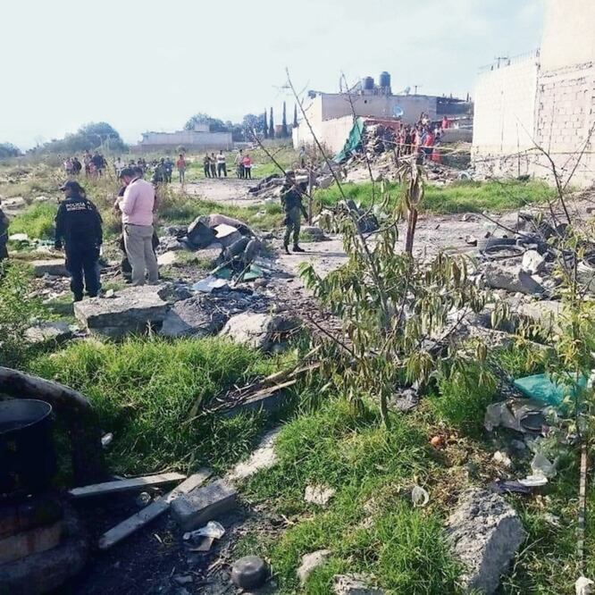 Las víctimas elaboraban pirotecnia de forma clandestina bajo un árbol; por el impacto, sus cuerpos sufrieron amputaciones. Foto: ESPECIAL