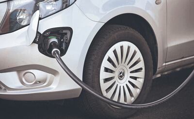 Estaciones de carga de autos eléctricos. Foto: Justin Tallis / Archivo AFP