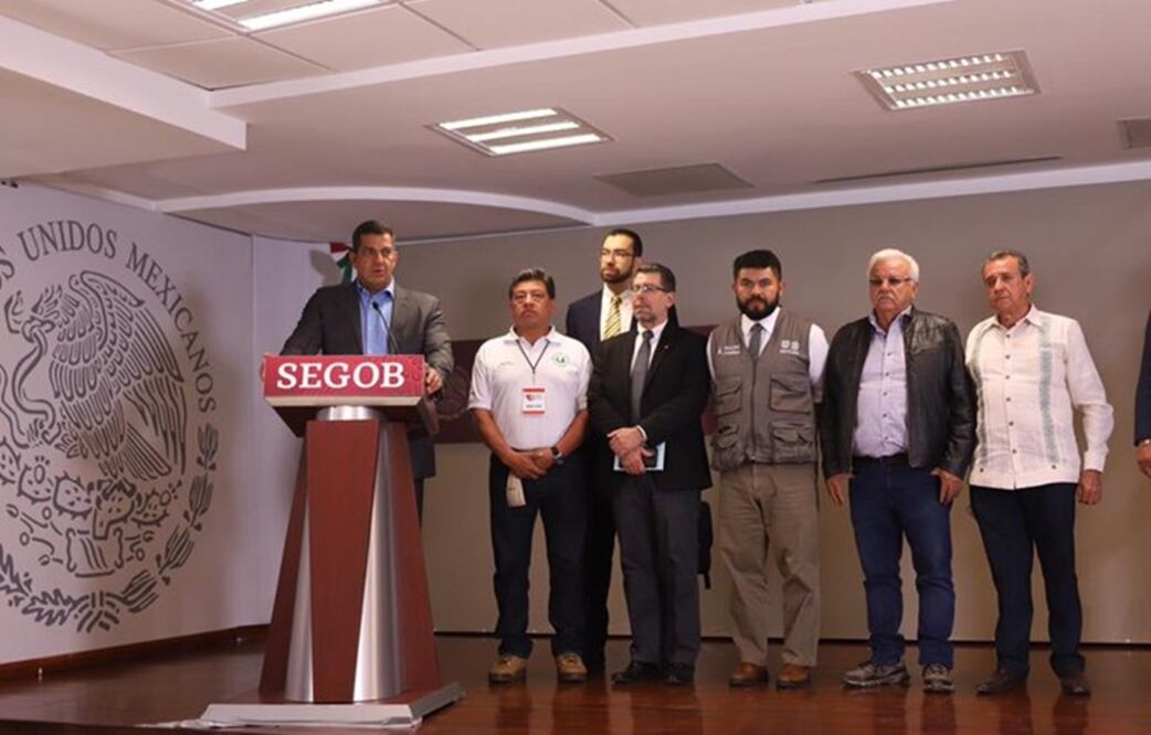 El subsecretario de Gobierno, Ricardo Peralta en reunión con líderes transportistas / Tomada de Twitter @Ricar_peralta