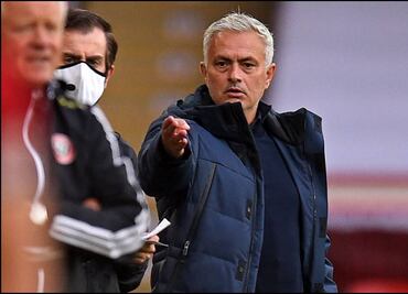 José Mourinho sobre el VAR: El verdadero árbitro está en una oficina