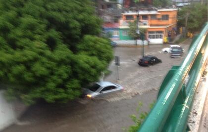 Tormentas desbordan ríos y provocan inundaciones en Chiapas