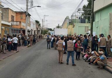 Alrededor de 100 trabajadores toman edificio de Secretaría de Salud de Yucatán; denuncian condiciones laborales precarias