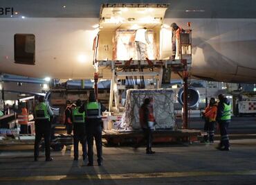 Llega a México un cargamento con un millón 160 mil dosis antiCovid de Astrazeneca