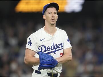 Pitcher de los Dodgers, Walker Buehler, sufre el robo de un costoso reloj