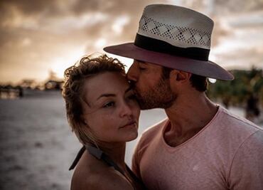 Foto levanta sospechas de que Angelique Boyer está embarazada