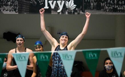 Nadadora trans arrasa ante atletas olímpicas; “Salven el deporte femenino”, protestan