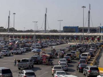 Apagón informático provoca caos peatonal y vehicular en la frontera entre Estados Unidos y México