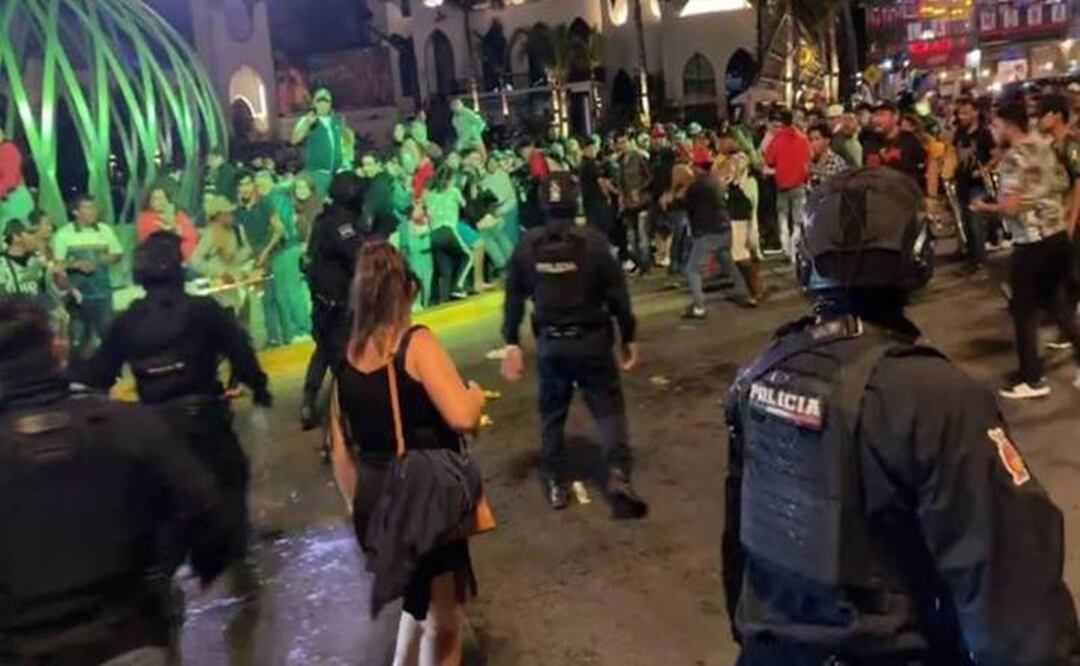 Protesta en Mazatlán termina en trifulca. Foto: Captura de pantalla, X