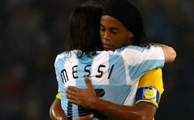 Ronaldinho se rinde ante la Selección Argentina: "Es un futbol que da gusto ver"