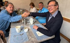 Gustavo Petro se reúne con Paco Ignacio Taibo II en la CDMX; acuerdan edición de libro