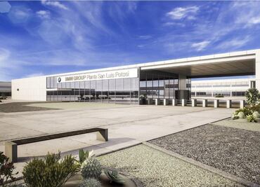 Trump threatens German carmakers with 35 percent U.S. import tariff