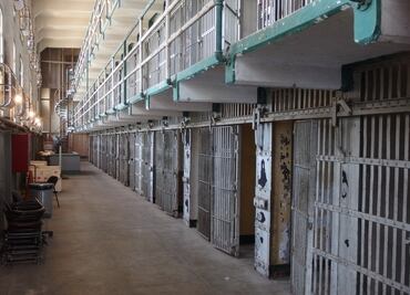 Vinculan a proceso a "El Rey Contreras", supuesto organizador de "saqueos"