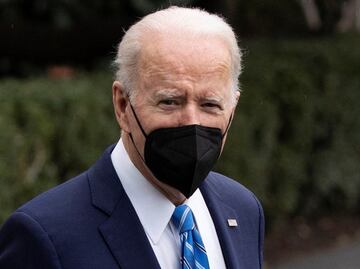 "Que no cunda el pánico", dice Biden ante la variante ómicron
