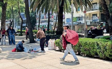 Comerciantes informales torean sobre Reforma
