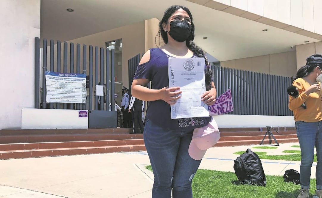 Ayer les notificaron a Roxana y a su abogado que el juez le otorgó la suspensión provisional del acto reclamado, por lo que no hay riesgo por el momento de que regrese a la cárcel. Foto: Emilio Fernádez/ EL UNIVERSAL